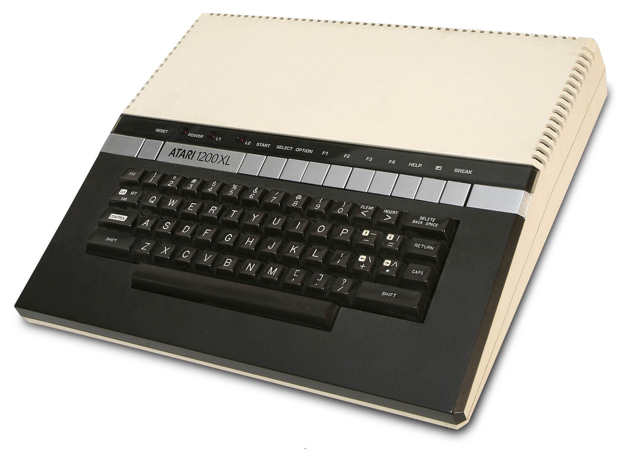 Počítač Atari 1200XL (zdroj: commons.wikimedia.org)