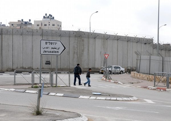 2018-08-ramallc3a1h-symbol-ekonomickc3a9-politiky-fajc3a1dismu-1