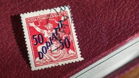 Náhledový obrázek - V pražských Dejvicích se budou o víkendu dražit známky za celkem 23 milionů. Chybět nebude ani ikonický československý chybotisk