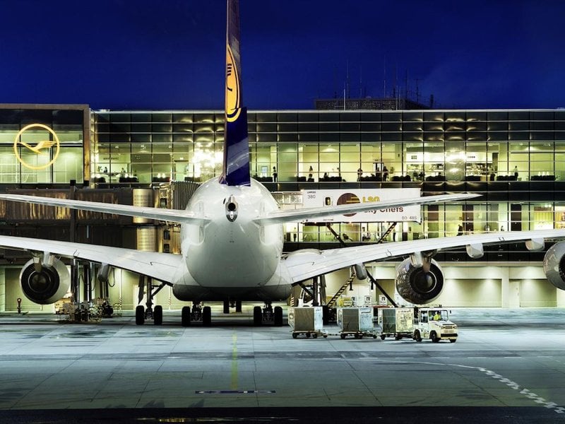 2017-05-boeing-747-spolec48dnosti-lufthansa.jpg