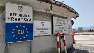 Náhledový obrázek - V zahraničí na vás čekají rychlostní chytáky. Každý by si tak před dovolenou měl udělat tento kvíz, ať si rychlosti v zahraničí zopakuje
