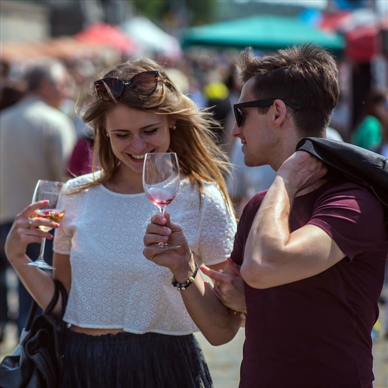 Růžový máj na Náplavce: festival českých růžových vín a klaretů