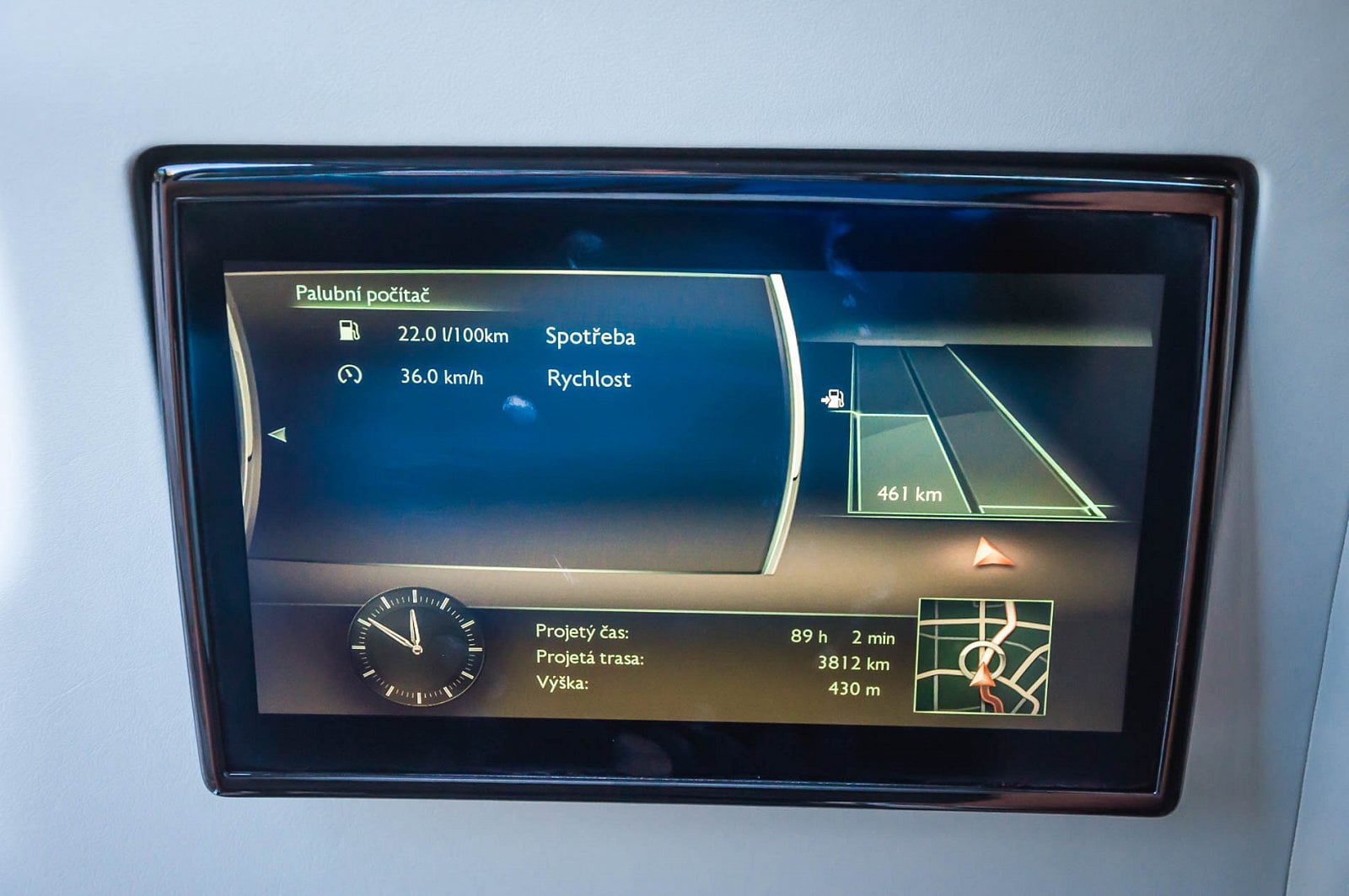 2019-09-Rolls-Royce-Phantom-dojmy-12-of-22.jpg