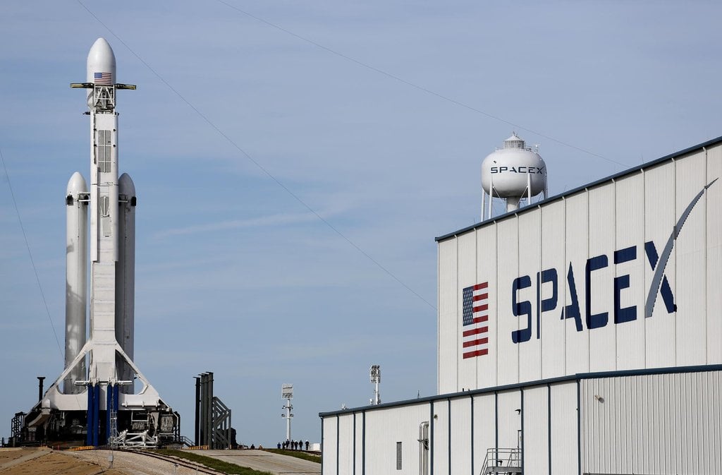 2013-09-falcon-heavy.jpg