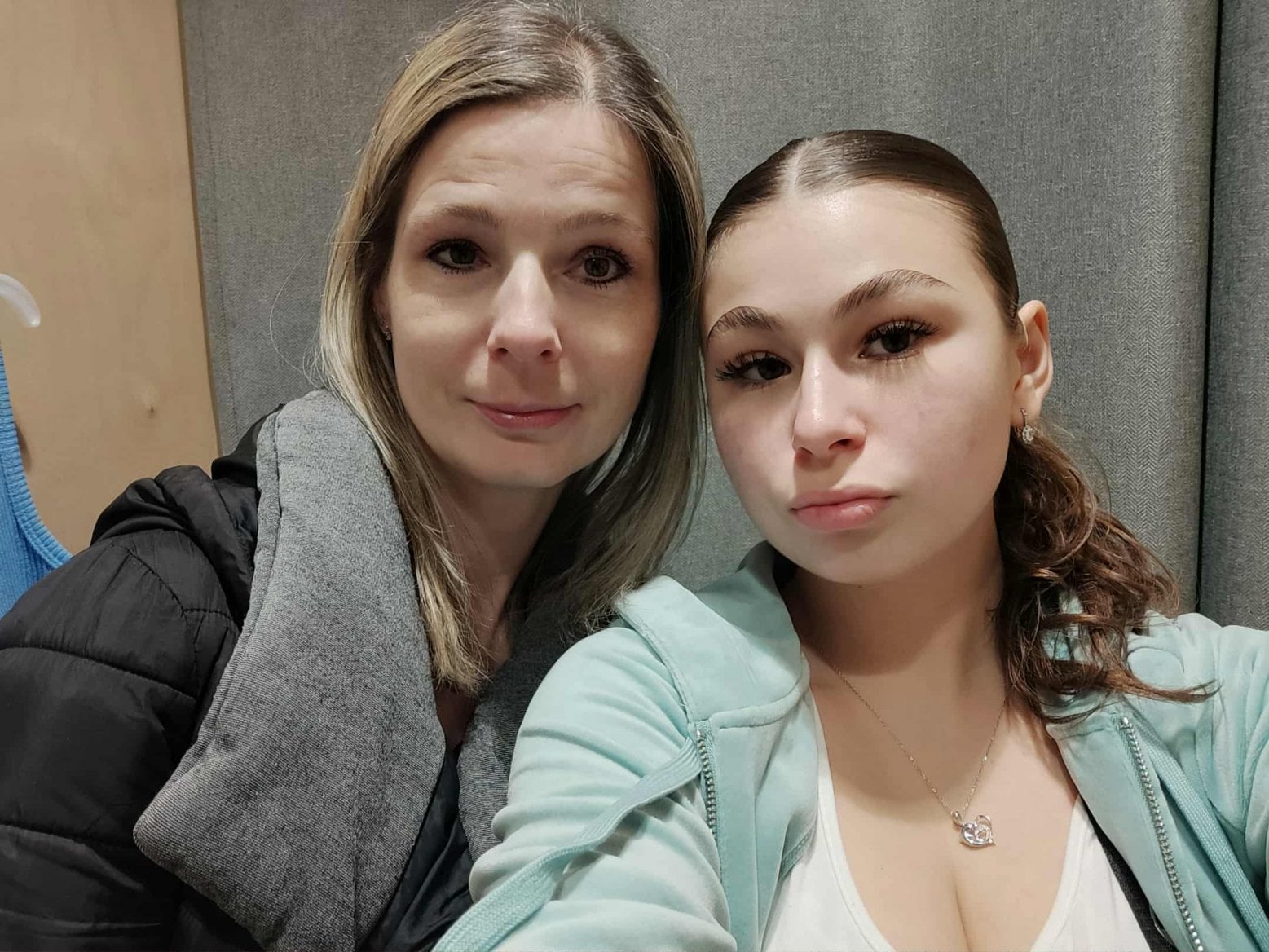 Markéta v dětství sledovala, jak její otec psychicky a fyzicky týrá její maminku Ludmilu.