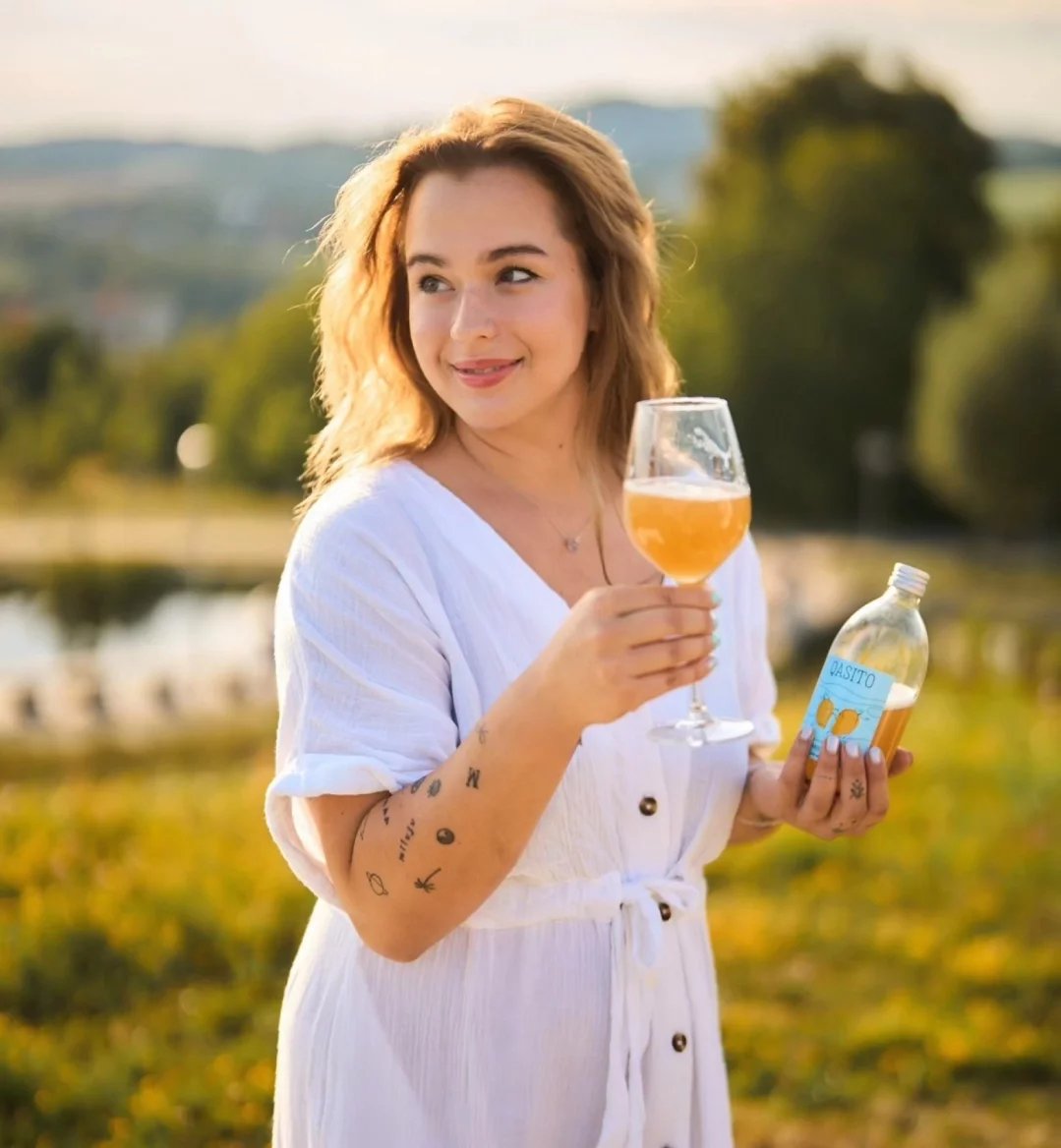 Anna Mlýnková z Qasito s kombuchou