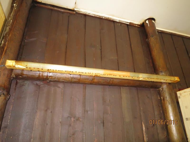 Bistro U Martina, Liberec - mimojiné:  Nezajištěný přístup k teplé vodě - nebyla možná hygienická očista nádobí nebo výčepního skla, nezajištěn přístup teplé vody pro očistu rukou, výrazně zanedbaný úklid, výrazné znečištění všech prostor, nečistoty na regálech či zařízeních