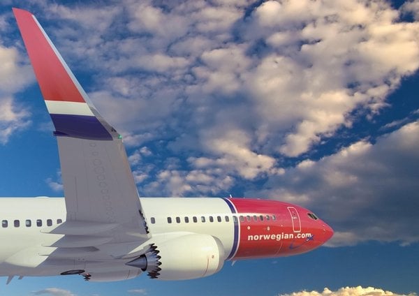 2013-06-norwegian-air-shuttle.jpg
