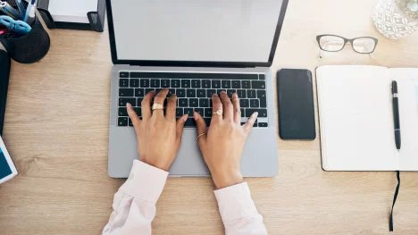 Smluv uzavřených na dálku se zbavíte rychleji. Změna se bude týkat e-shopů i finančních služeb