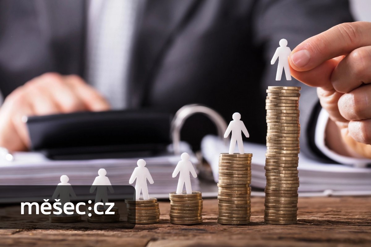 Skladník, nebo vývojář. Koho letos výplatní páska potěšila víc? Přehled mezd podle profesí