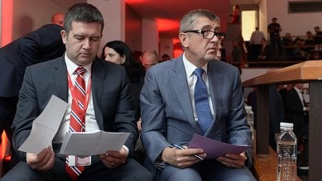 Náhledový obrázek - Pojistky vyřešeny. Babiš a Hamáček dohodli text koaliční smlouvy