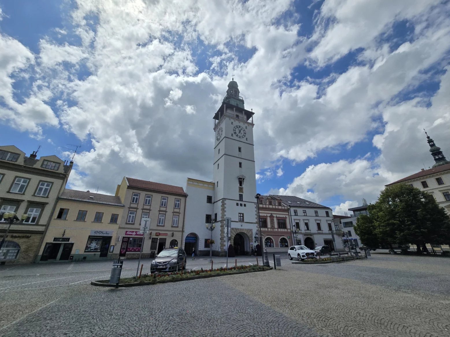 Ultraširokoúhlý 12Mpx fotoaparát