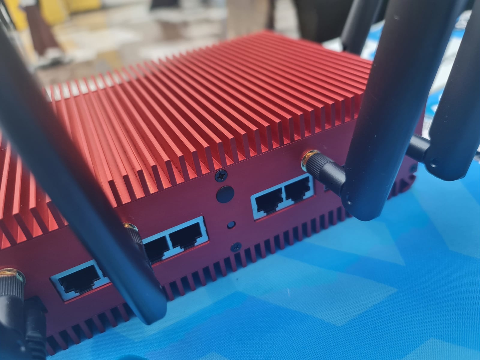 Wi-Fi router Turris II od CZ.NIC