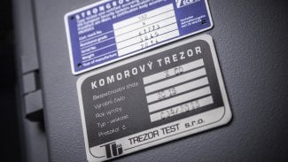 Štítky na trezoru