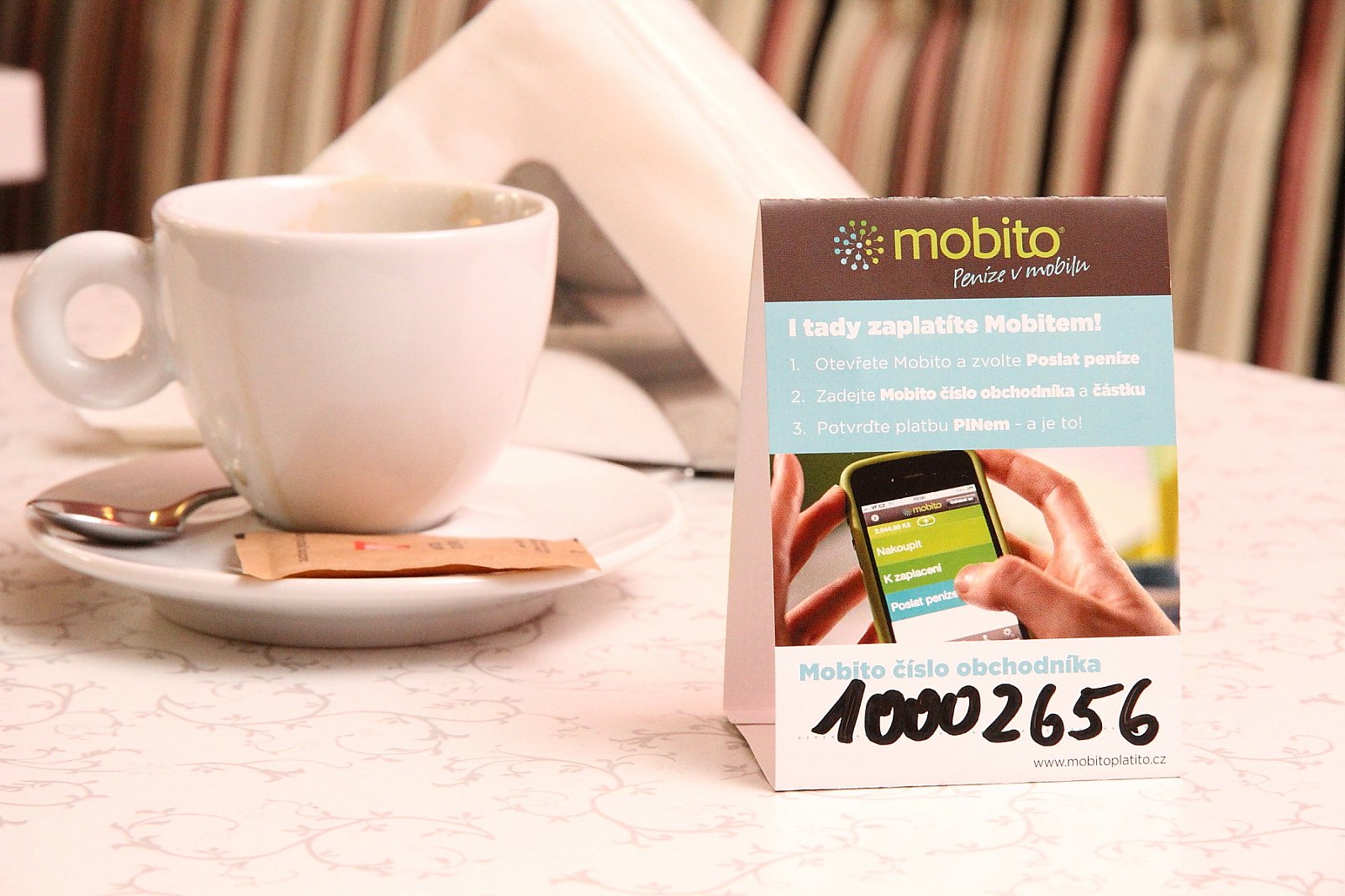 Pokud se platí přímo na mobil obchodníka, hledejte jeho Mobito číslo.