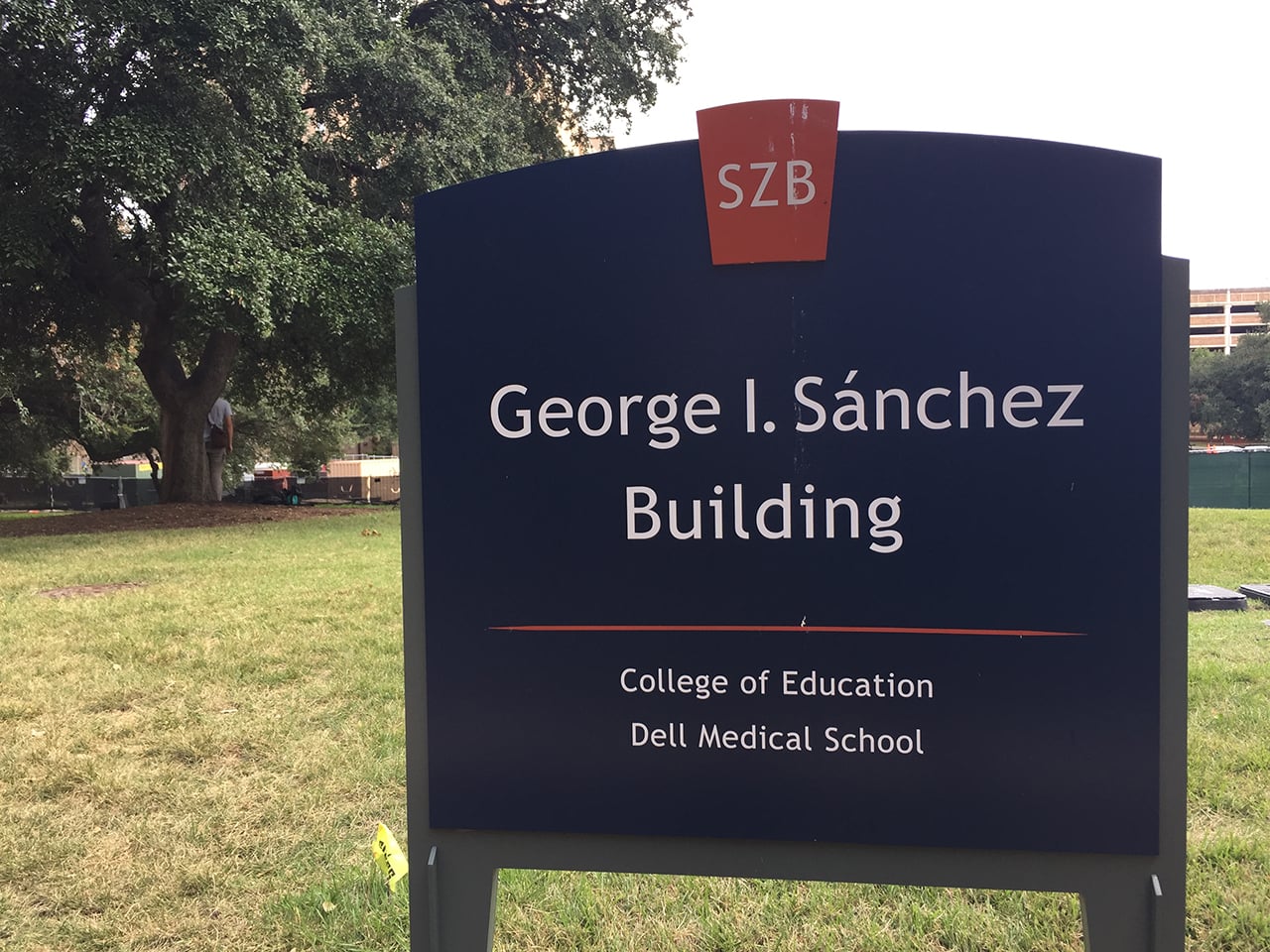 Počítačové sekce na University of Texas mají své slavné sponzory ze světa byznysu.