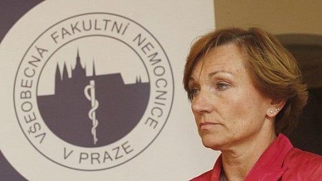 Náhledový obrázek - Vojtěch odvolal ředitelku Všeobecné fakultní nemocnice Juráskovou. Kvůli veřejným zakázkám