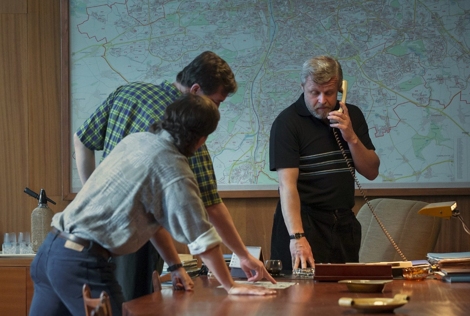 Seriál Devadesátky (2022)