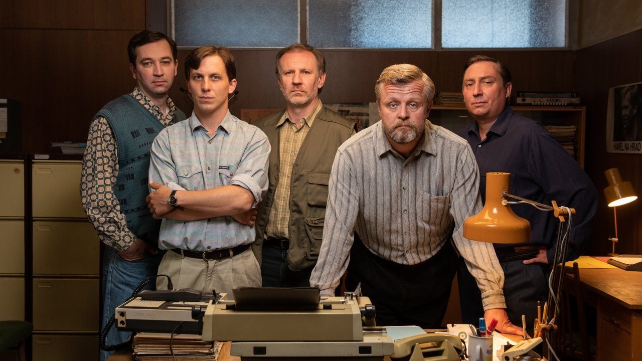 Seriál Devadesátky (2022)