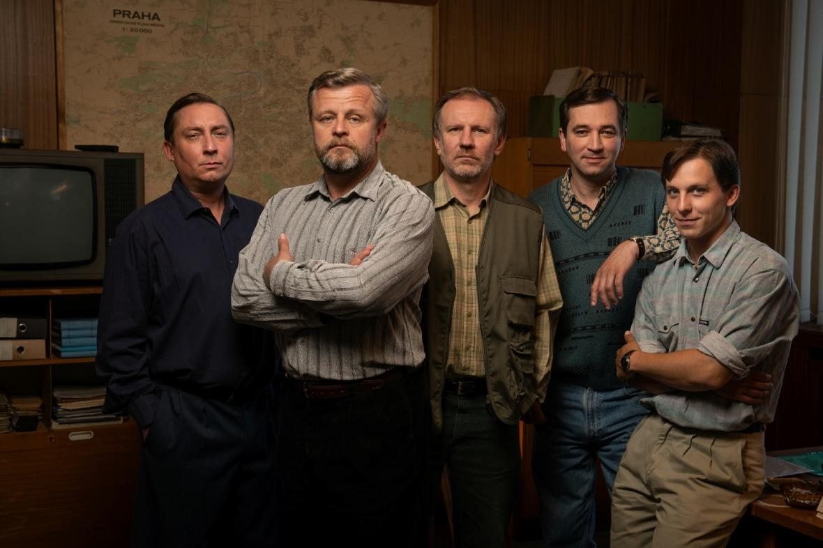 Seriál Devadesátky (2022)