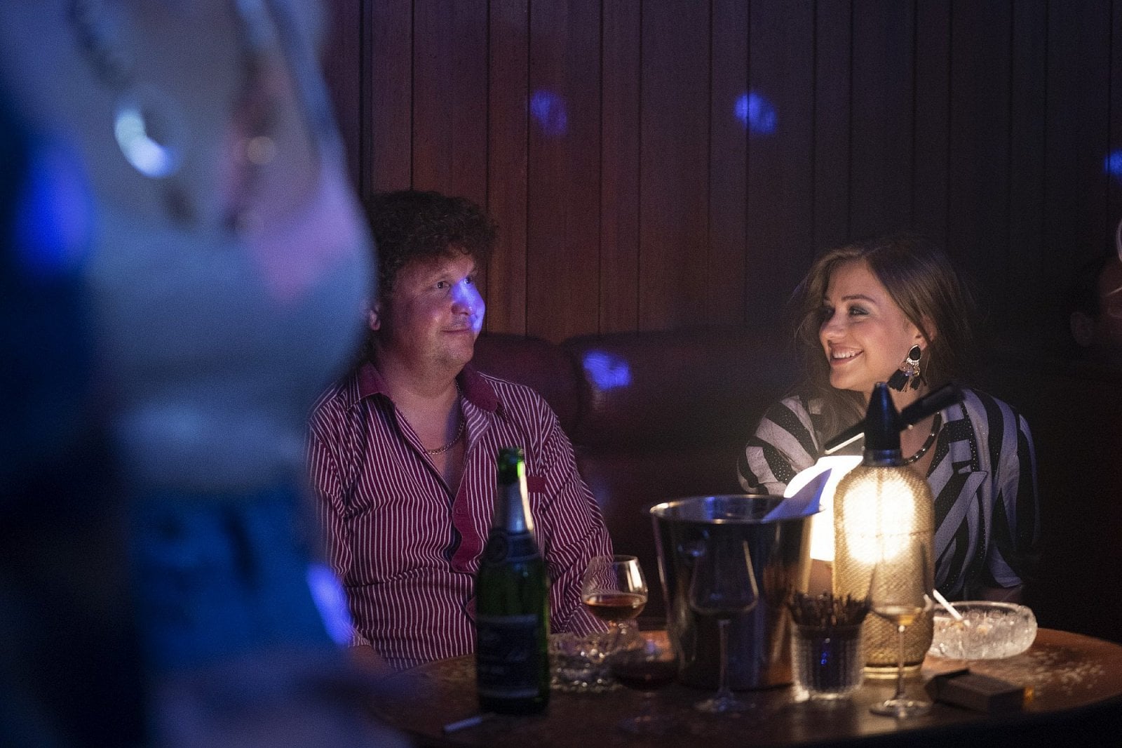 Seriál Devadesátky (2022)