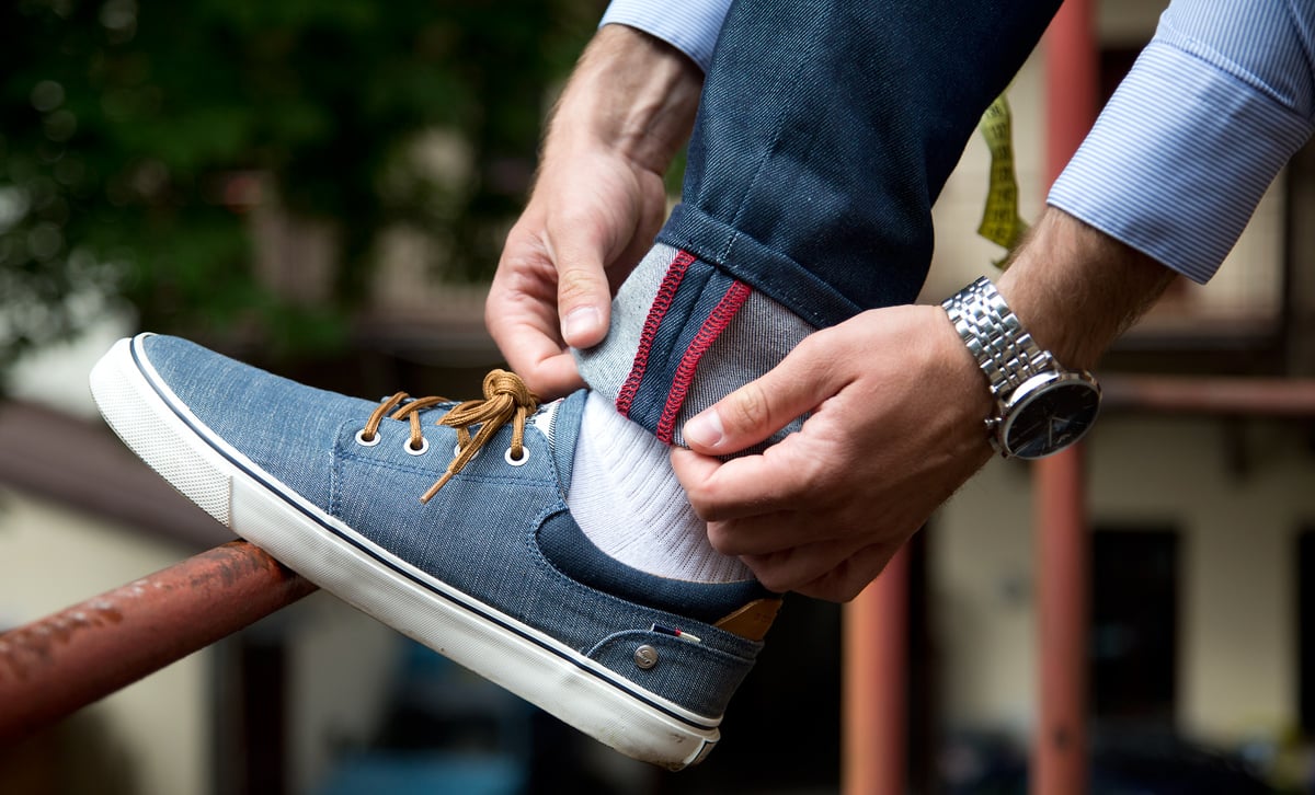 Už i v Česku si můžeme koupit džíny na míru. Je tu Jeans Maker.