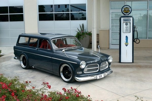 2016-10-volvo-amazon-1.jpg