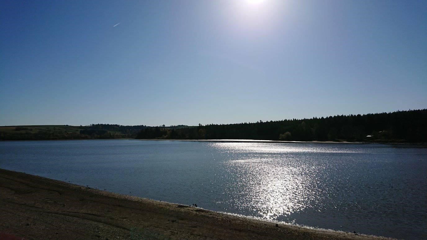 Kemp Moře u rybníka Řeka