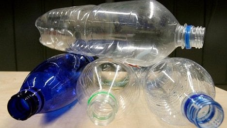 Náhledový obrázek - V Česku se recykluje 58 procent PET lahví. Záloha by podle studie snížila dopady na prostředí o čtvrtinu