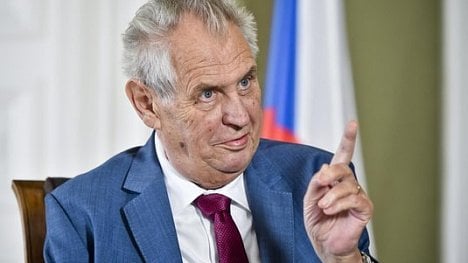 Náhledový obrázek - Ostuda ve Vídni: Zeman lhal, Ovčáček to svedl na velvyslankyni