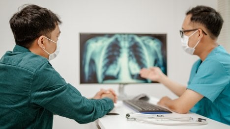Místo dvou měsíců deset. Tak dlouho může trvat, než se člověk dostane k léčbě rakoviny