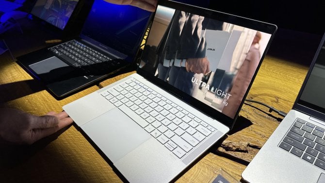 Asus ExpertBook Ultra