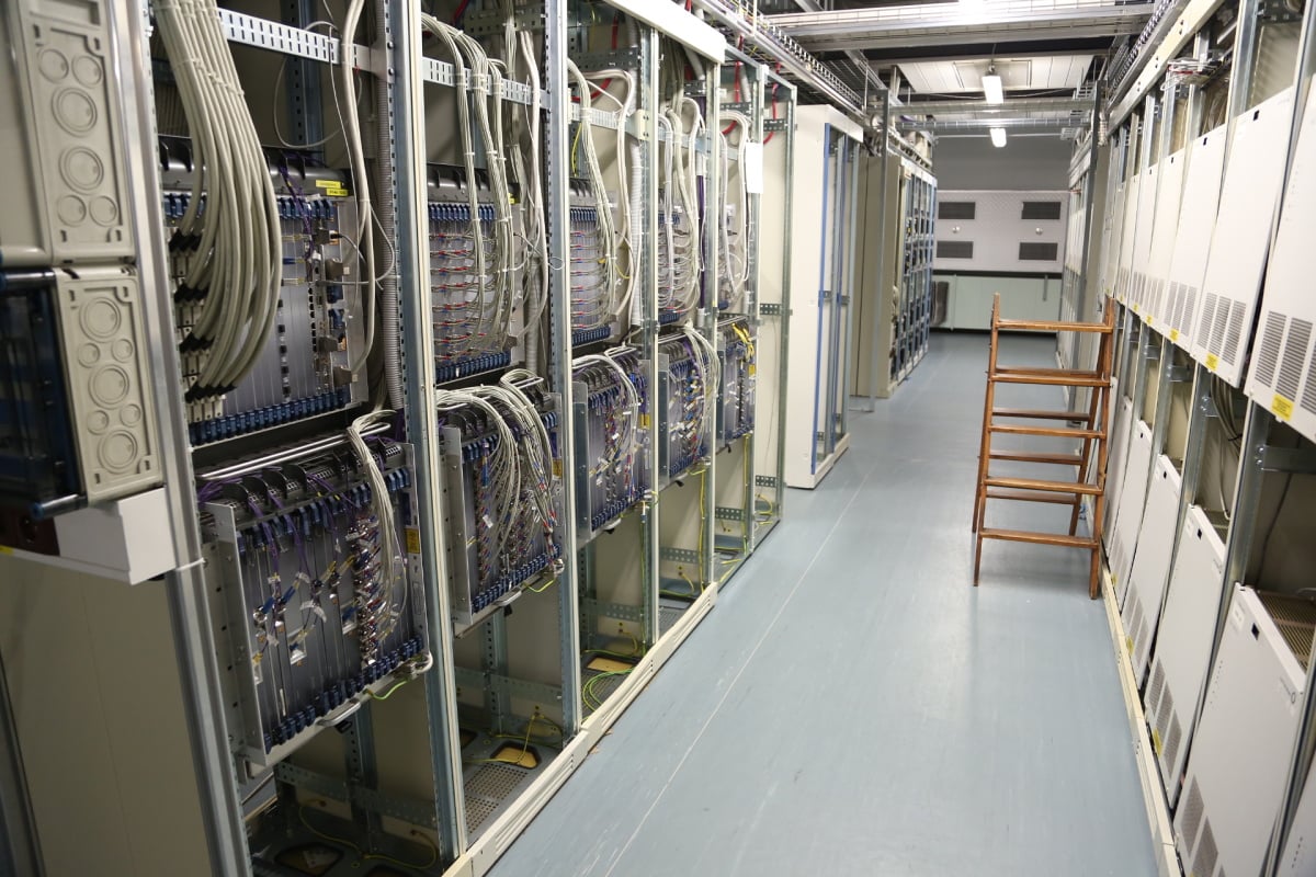 Od sklepů po věž - Ústřední telekomunikační budova CETINu