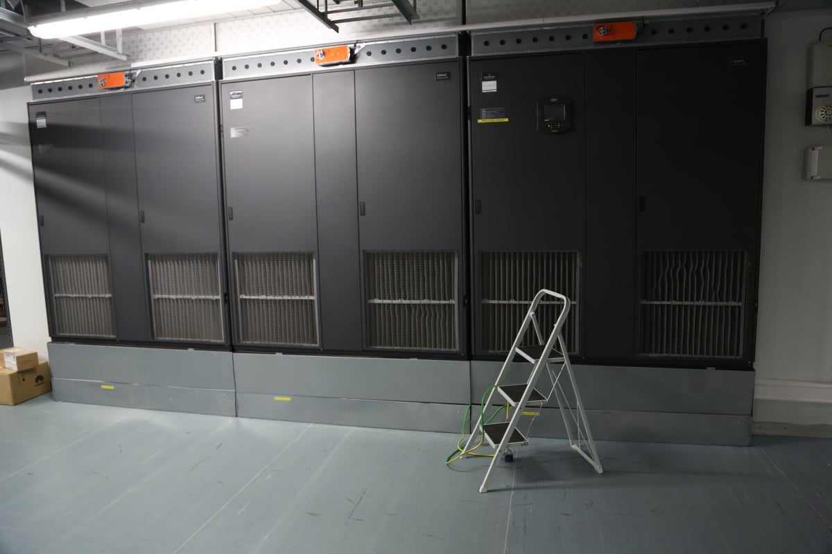 Od sklepů po věž - Ústřední telekomunikační budova CETINu