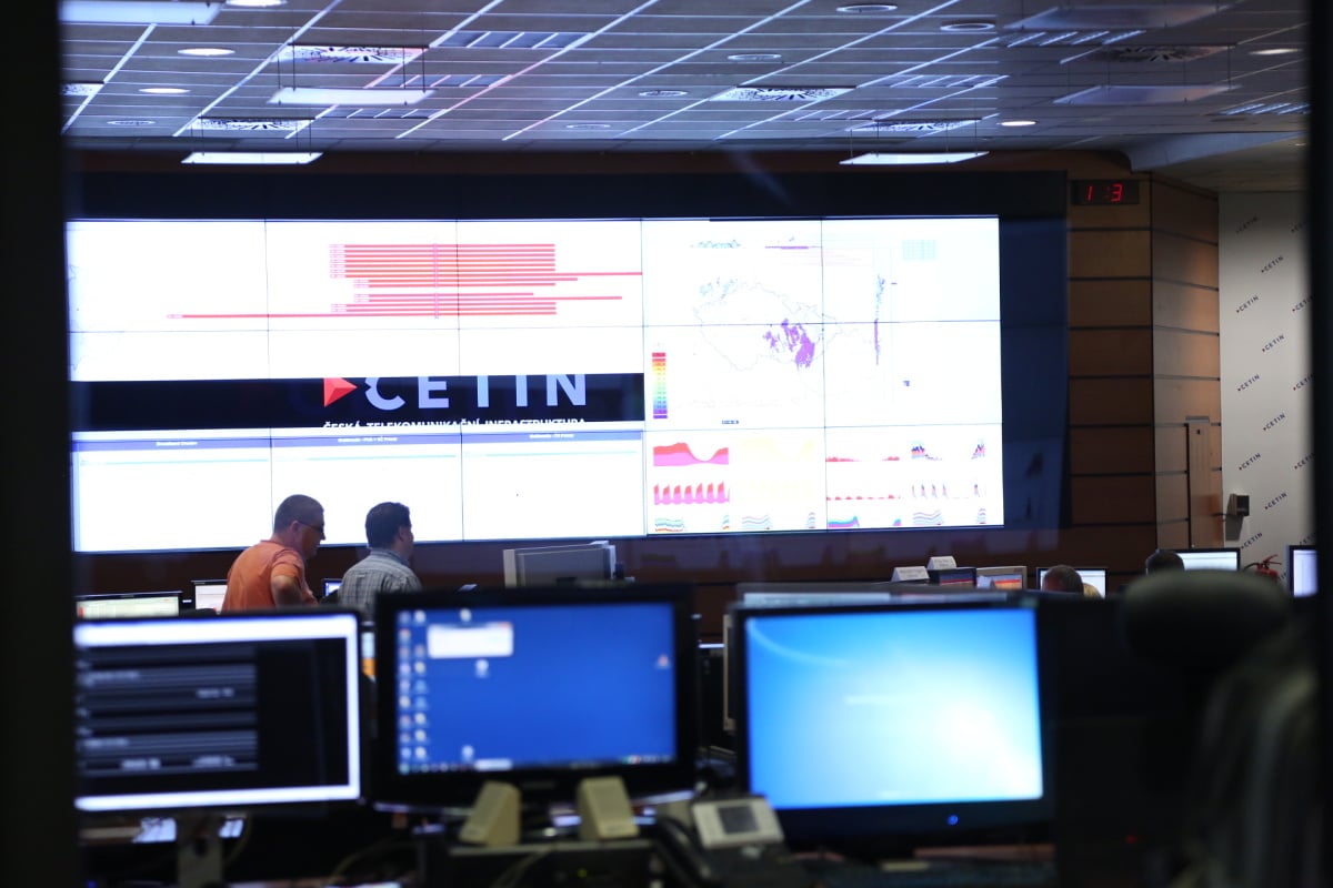 Od sklepů po věž - Ústřední telekomunikační budova CETINu