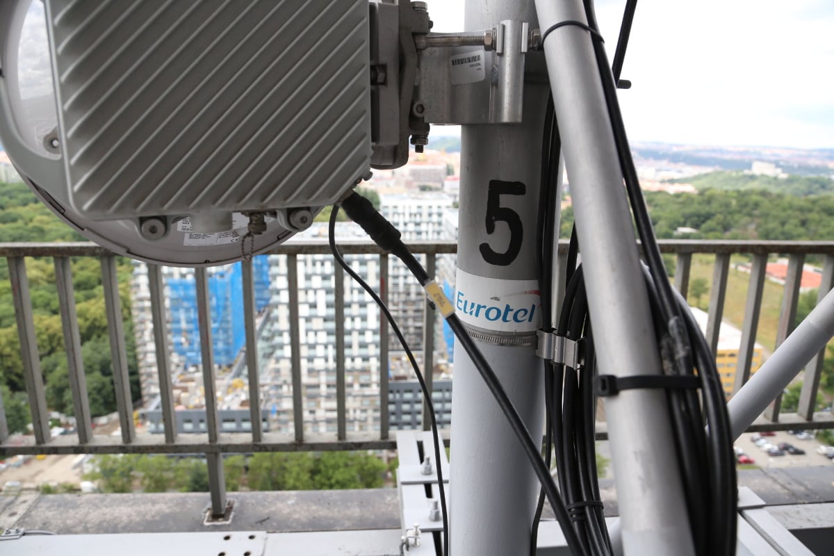 Od sklepů po věž - Ústřední telekomunikační budova CETINu