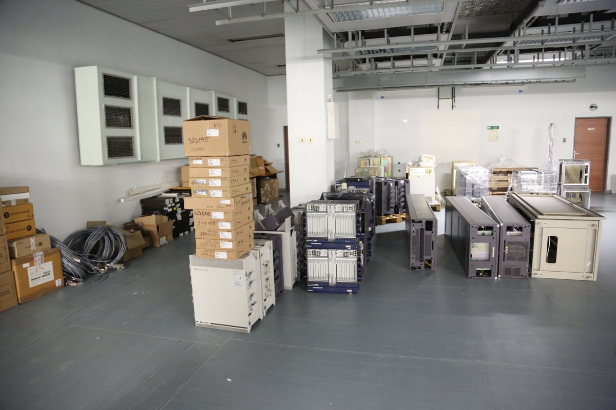 Od sklepů po věž - Ústřední telekomunikační budova CETINu