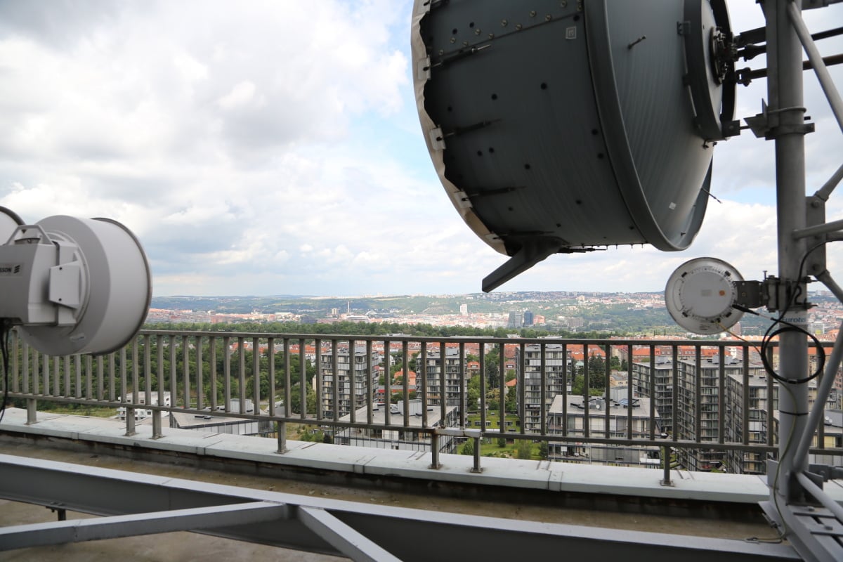 Od sklepů po věž - Ústřední telekomunikační budova CETINu