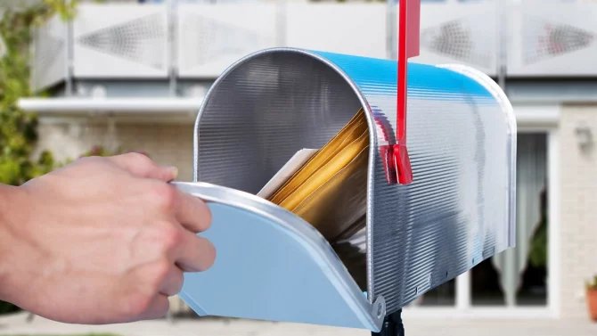 23.4.24 1*/poštovní schránka, dopisy, psaní