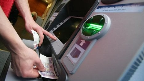 Náhledový obrázek - Šéf Monety Spurný: Za nedostatek bankomatů v Česku mohou karetní společnosti