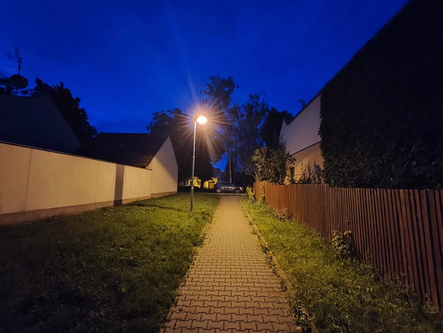 Ultraširokoúhlý 8Mpx fotoaparát