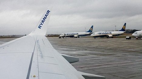 Náhledový obrázek - Ryanair kvůli stávce zruší až 12 procent letů. Neodletí téměř 50 tisíc lidí