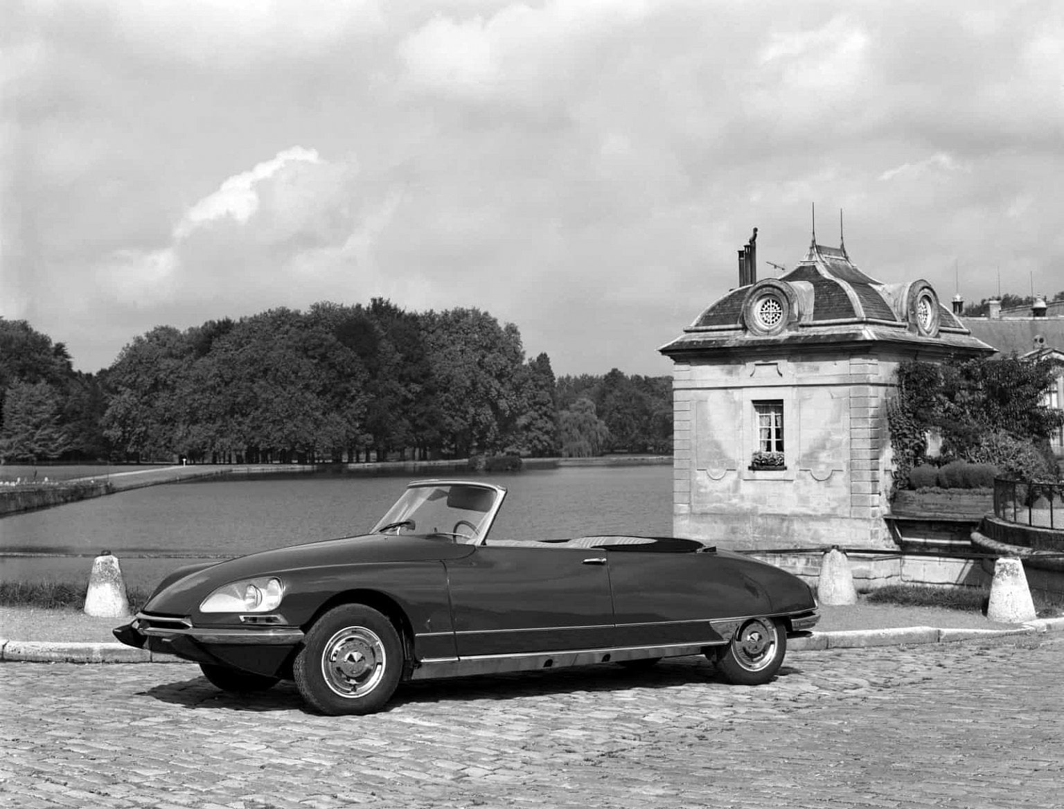 2019-06-1968-citroen_ds_21_cabriolet_8.jpg