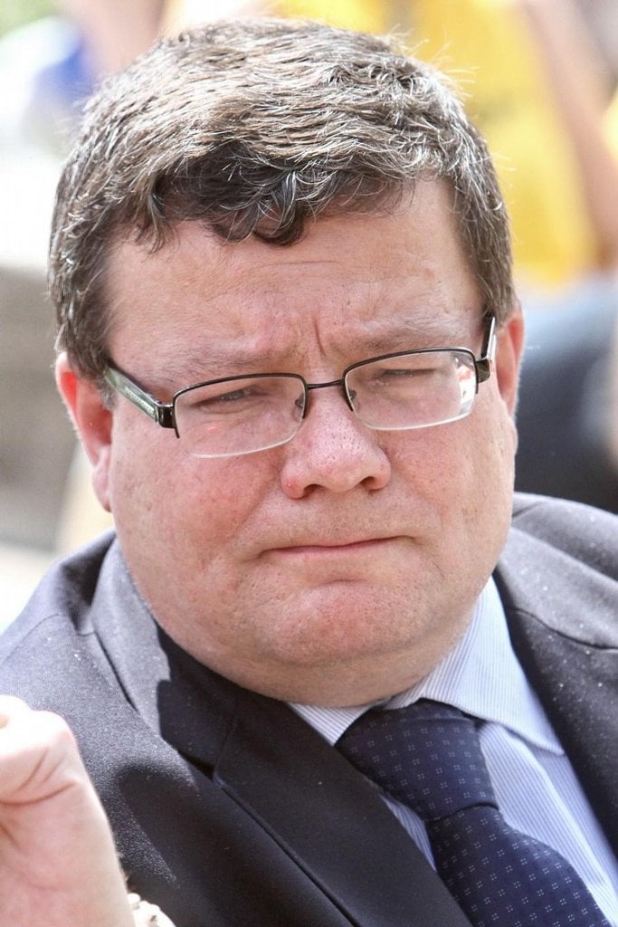 2009-09-ministc599i-odvolanc3ad-z-vlc3a1dy-premic3a9ra-petra-nec