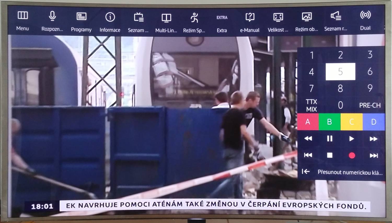 Softwarové menu a ovladač vyvoláte na pohybovém ovladači tlačítkem „Menu/123“.