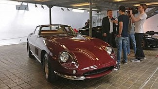Náhledový obrázek - Vzácné Ferrari 275 GTB/C za 91 milionů je k vidění v Národním technickém muzeu. Míří i na přehlídku na zámku Loučeň