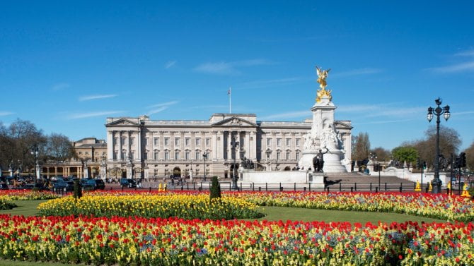Karel III. poruší britskou královskou tradici. Buckinghamský palác po 10miliardové rekonstrukci jeho domovem nebude