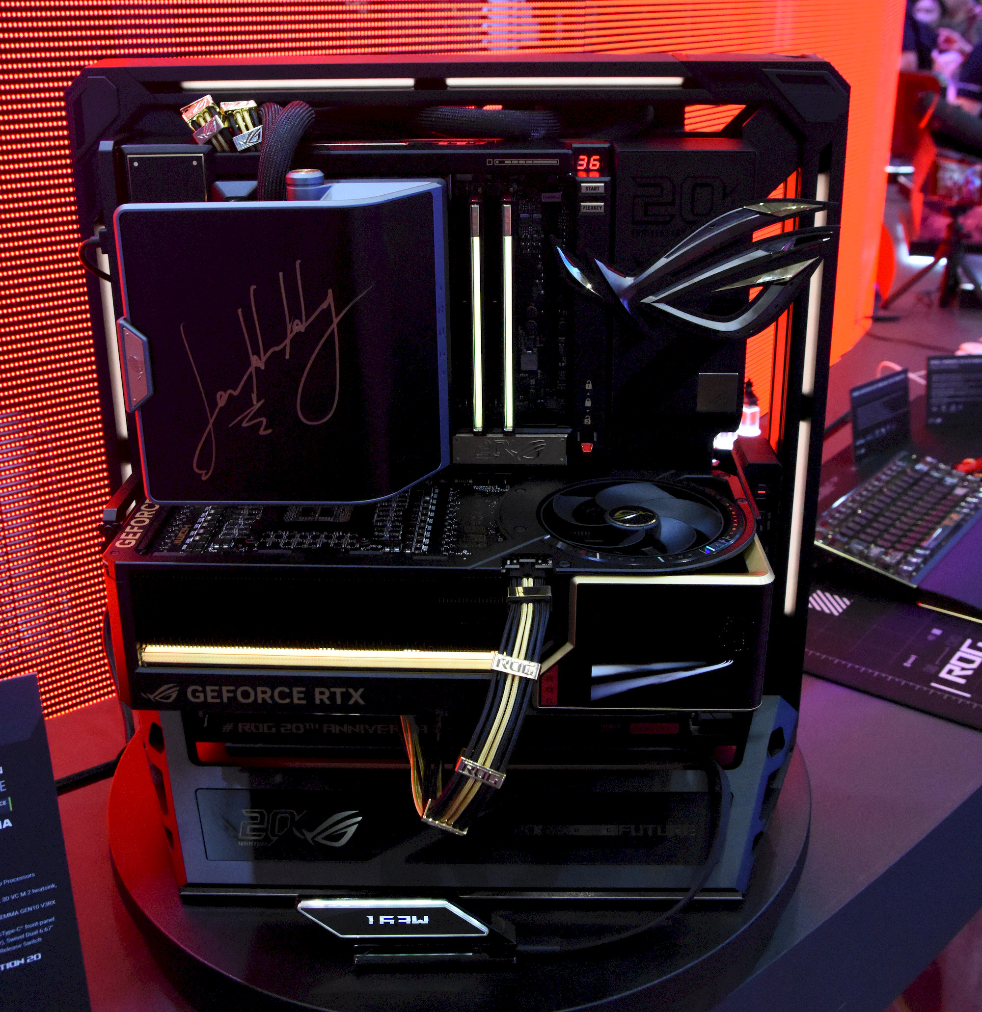 Hardware Asus řady ROG Edition 20 na Computexu 2026