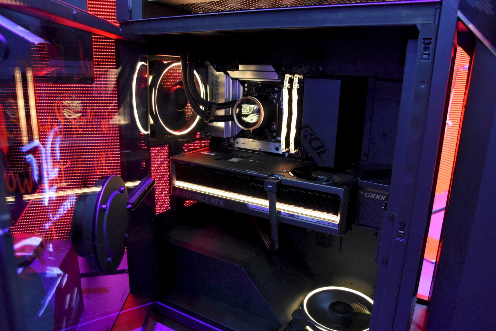 Hardware Asus řady ROG Edition 20 na Computexu 2026