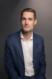 Jan Kotek, ředitel úvěrových obchodů J&T Banky a člen představenstva. (1. 1. 2022)